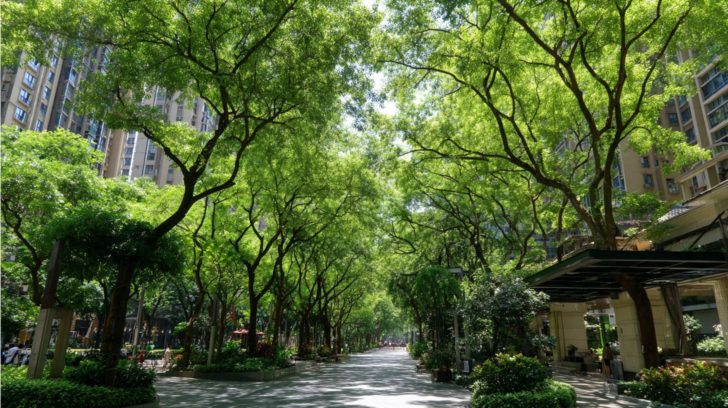 画面是充满生机的城市绿化景观：郁郁葱葱的行道树、小区内的绿荫、市民在树下休憩。 --ar 16:9 --v 7 --stylize 100 --fast --no 水印
