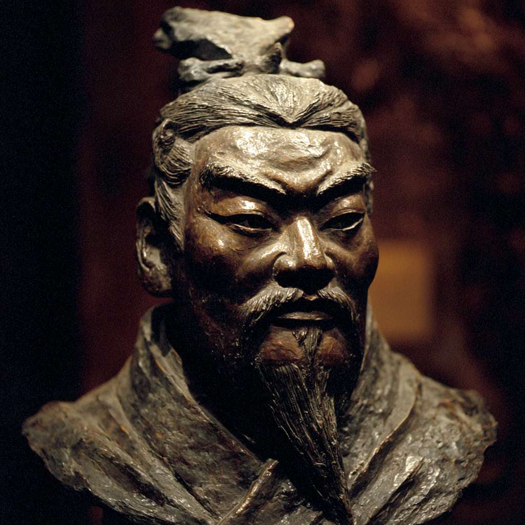 生成曹操全像，东方人的面孔，散装的眉毛,突起的上鼻梁和稍微有点倾斜的额头；身高1米65； --ar 1:1 --v 7 --stylize 100 --fast --no 水印