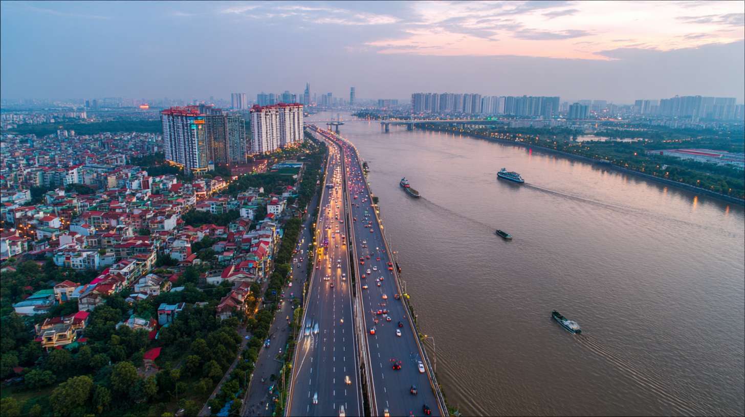 繁华都市白天转黄昏，车流在桥梁上平稳移动，船只缓缓驶过河面，两岸建筑灯光逐渐亮起，航拍镜头缓缓前移，展现城市昼夜交替的活力。 --ar 16:9 --v 7 --stylize 100 --fast --no 水印