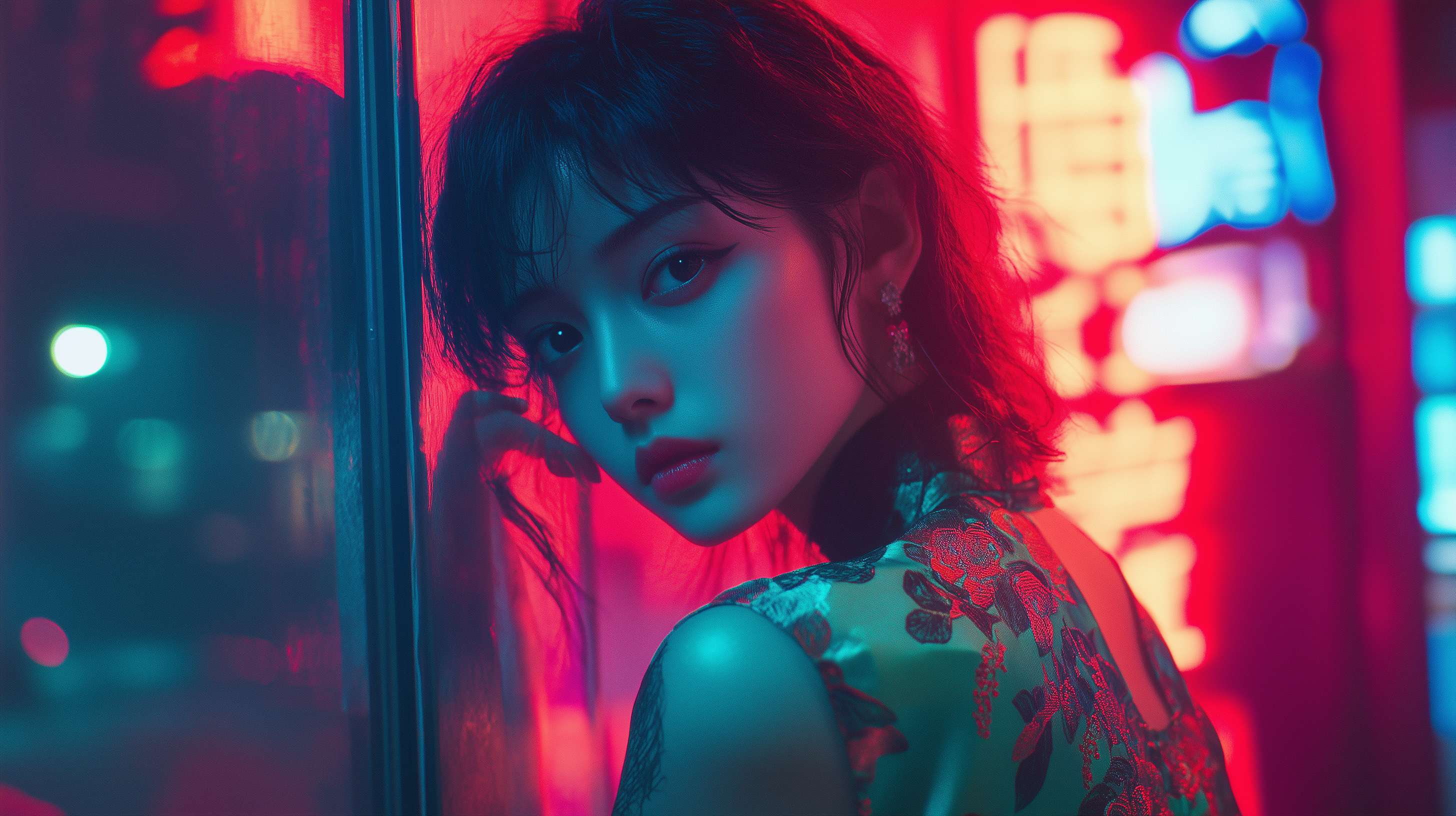 赛博朋克，民国风年轻女性，绿色旗袍，扇子，狐裘，依靠在窗边，窗外大量的霓虹，愁绪。视角拉远， --ar 16:9 --v 6.1 --stylize 100 --fast