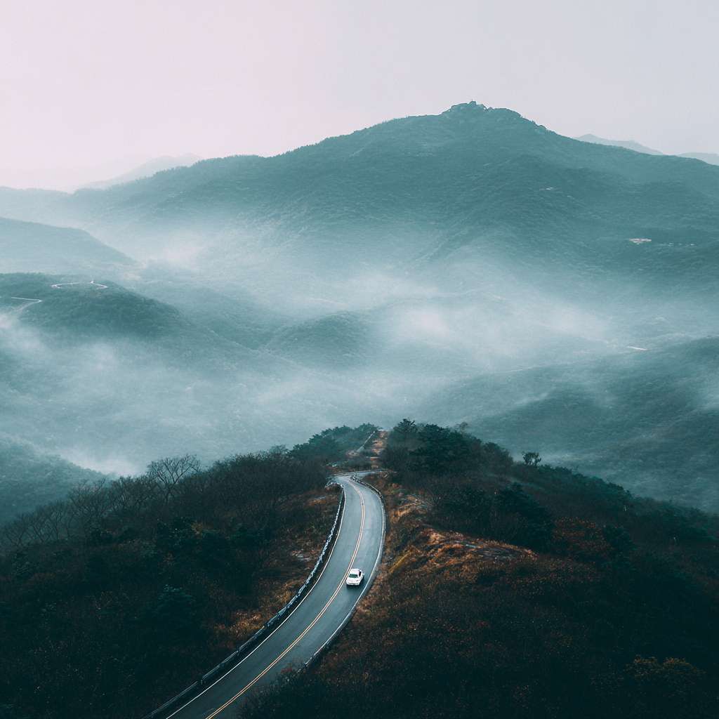 远景	航拍		车在乡间小路行驶 --ar 1:1 --v 7 --stylize 100 --fast --no 水印