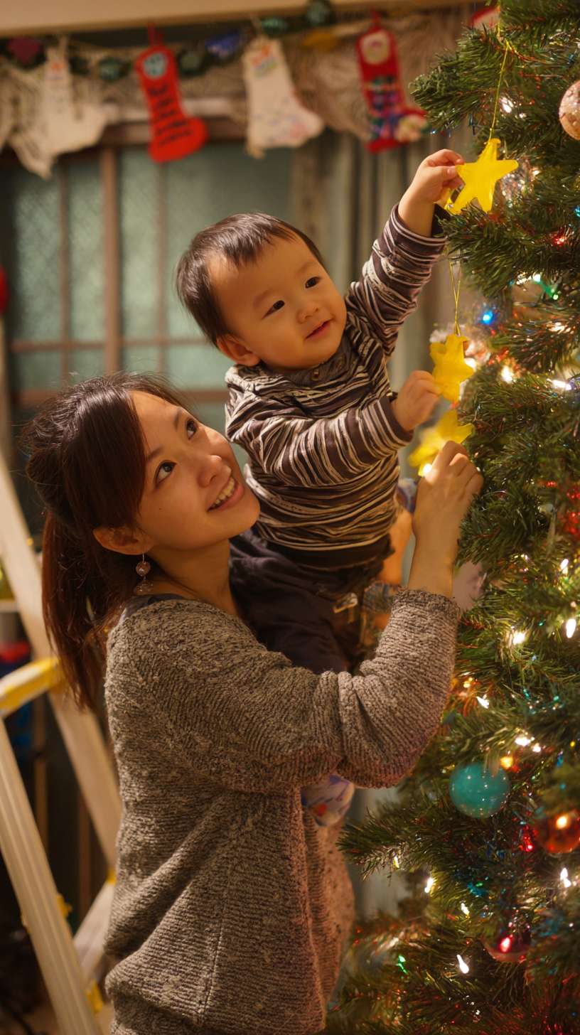 2圣诞树顶挂星星，妈妈托举孩子，树身缠绕彩灯，地面有未挂的袜子装饰，镜头从下往上推，温馨写实风妈妈孩子都金发 --ar 9:16 --v 7 --stylize 100 --fast --no 水印