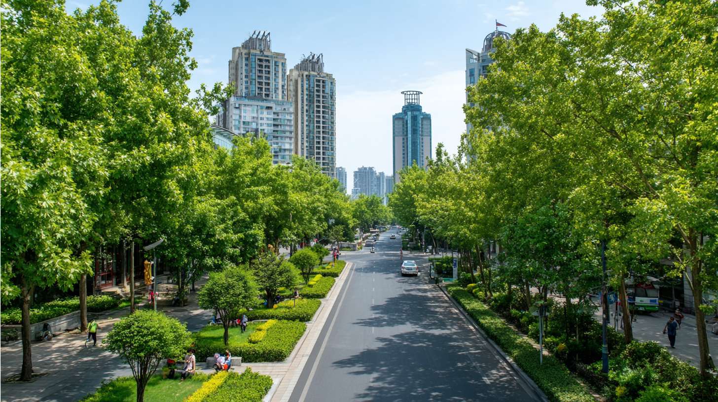 画面是充满生机的城市绿化景观：郁郁葱葱的行道树、小区内的绿荫、市民在树下休憩。 --ar 16:9 --v 7 --stylize 100 --fast --no 水印